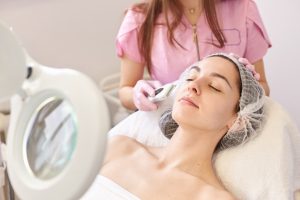 Makijaż krok po kroku: Przewodnik dla początkujących