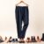 Jakie buty pasują do granatowych spodni damskich? Sprawdź trendy!